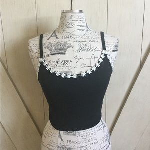 🌼🖤Forever 21 Daisy Crop🖤🌼